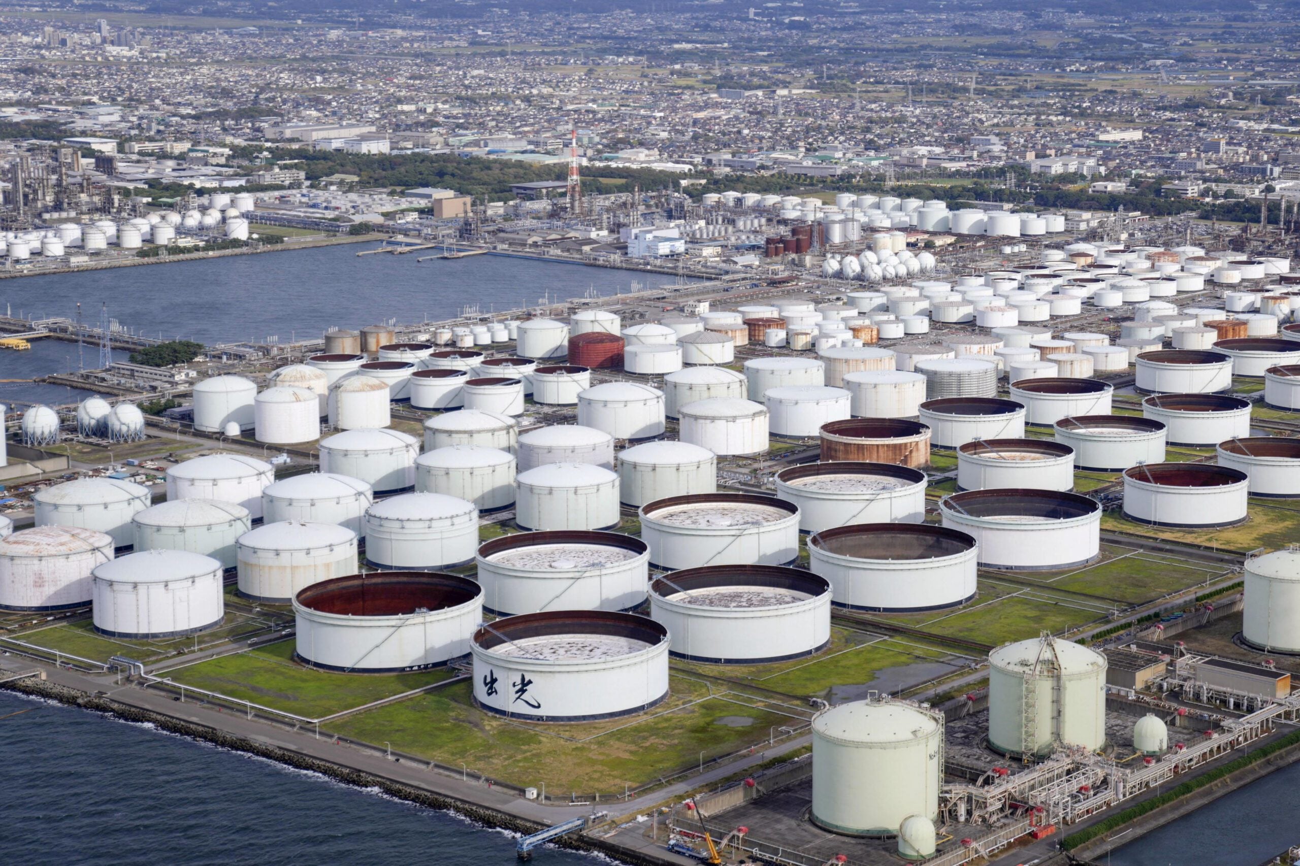 Idemitsu Maru Tanker Carrying Saudi Oil Seeks to Cross Strait of Hormuz