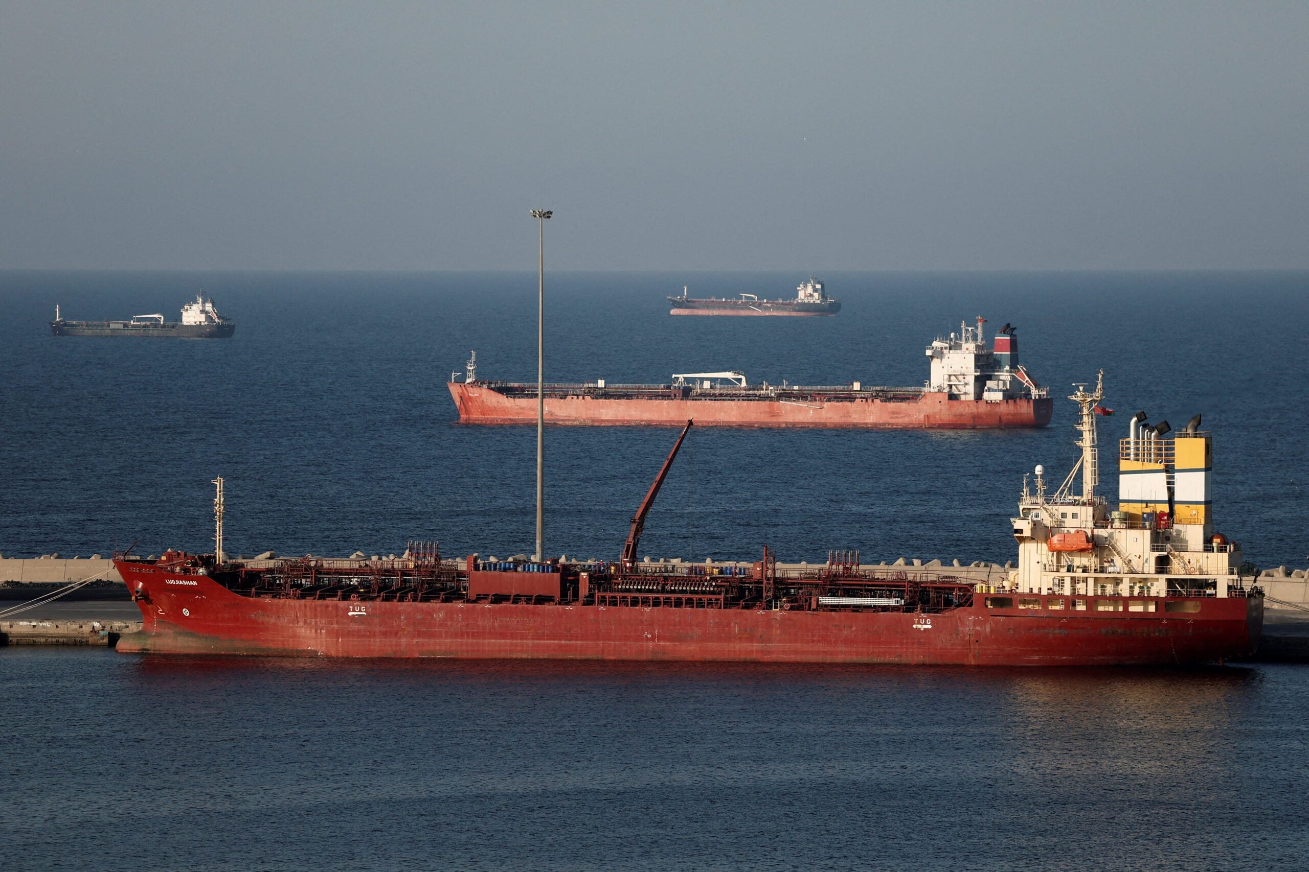 Bulk Carrier Hit by Projectiles Off Oman as Maritime Threats Spill Beyond Hormuz