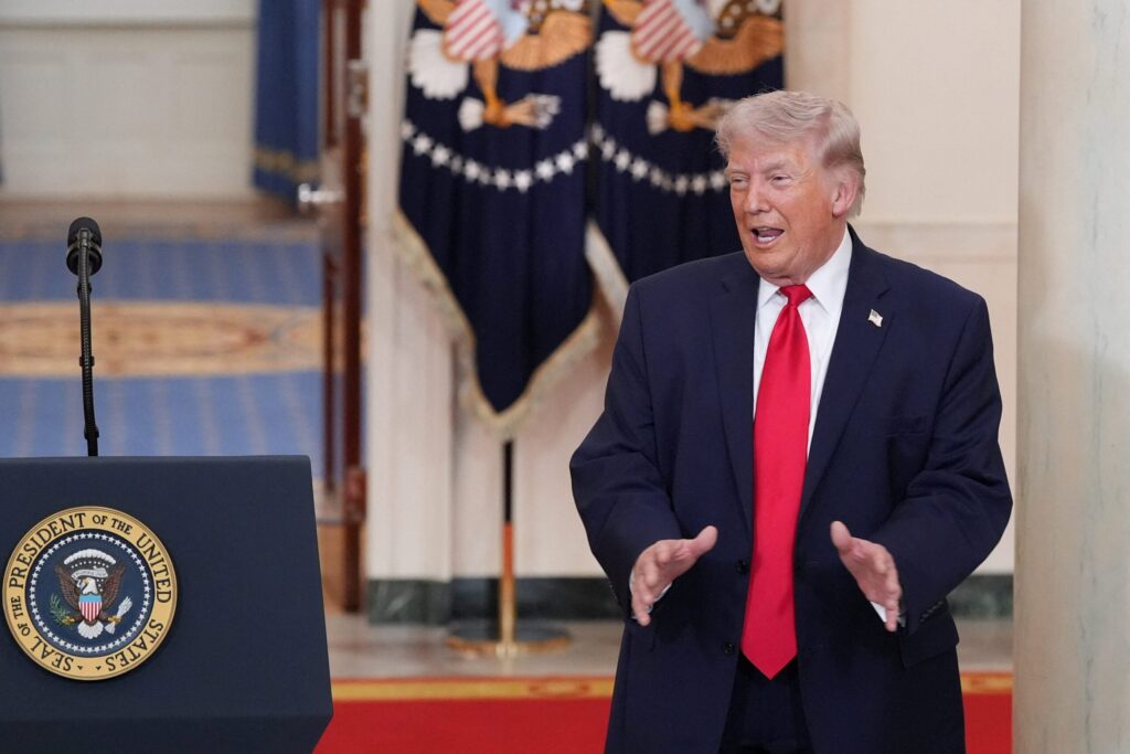 Trump Says Iran Wants Hormuz Open in Tussle Over War’s End