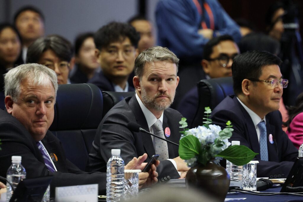 China Wants Strait of Hormuz Open Free of Curbs, USTR Greer Tells Bloomberg News China Wants Strait of Hormuz Open Free of Curbs, USTR Greer Tells Bloomberg News