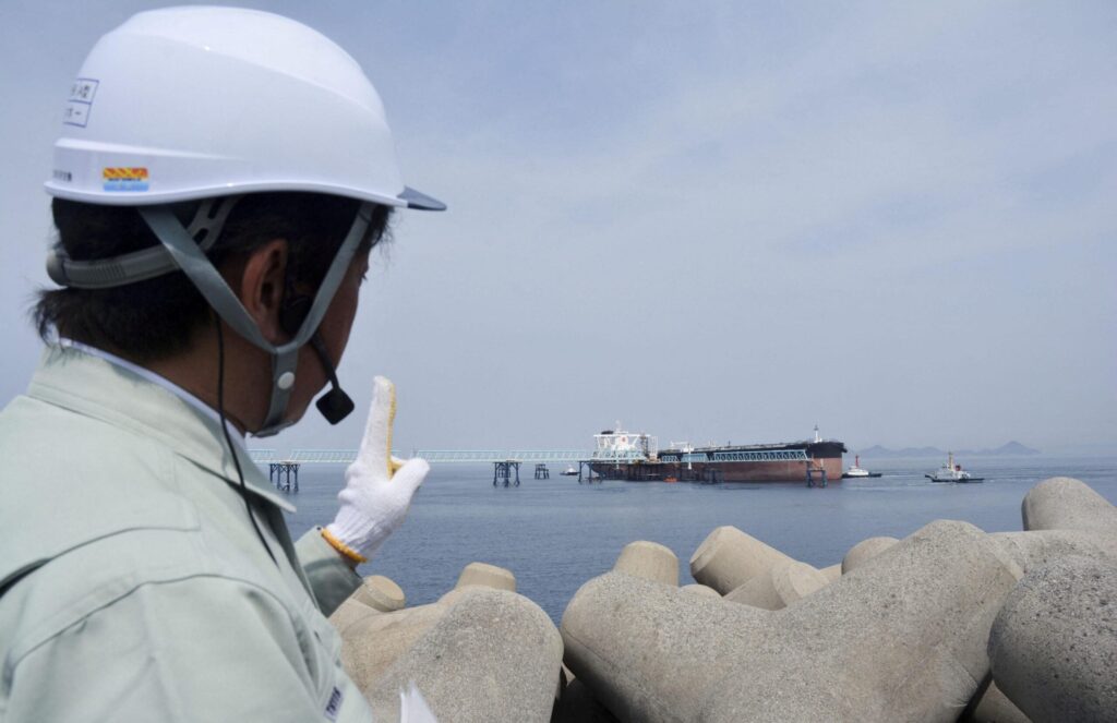 Second Japan-linked Oil Tanker Sails Via Strait of Hormuz as PM Asks Iran to Help Out