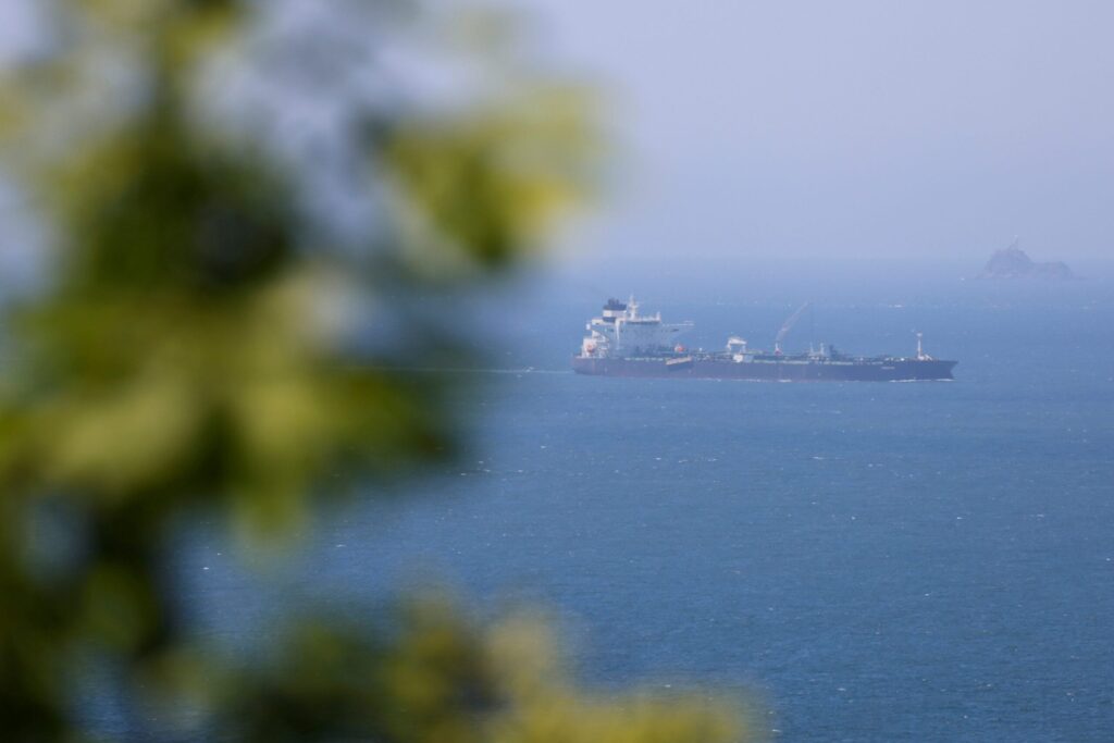 South Korean, Chinese Supertankers Attempt Strait of Hormuz Exit