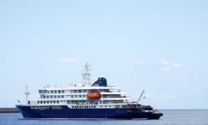 Planes With Hantavirus Cruise Passengers Land in the Netherlands; Hospital Quarantines 12