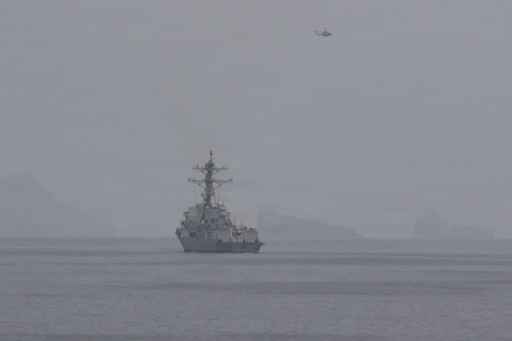 Iran Says It Turns Back US Warship From Strait of Hormuz, US Official Denies Missile Strike