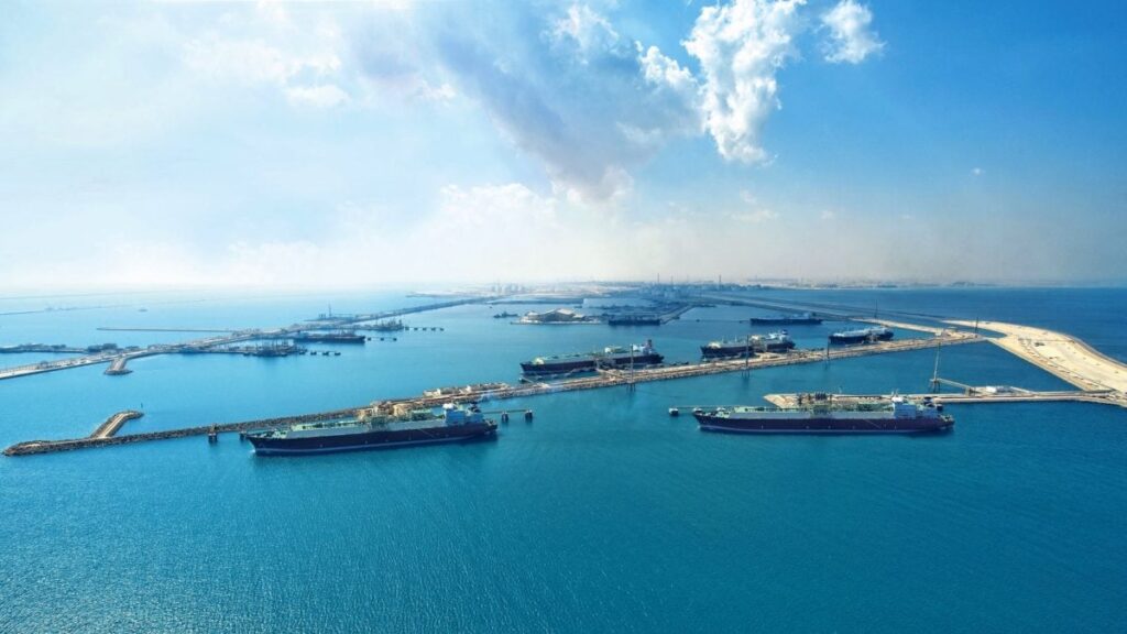 Qatari LNG Tanker Sailing Towards Hormuz Strait Qatari LNG Tanker Sailing Towards Hormuz Strait