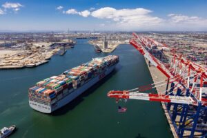 Long Beach Cargo Drops as Hormuz Crisis Keeps Pressure on Supply Chains